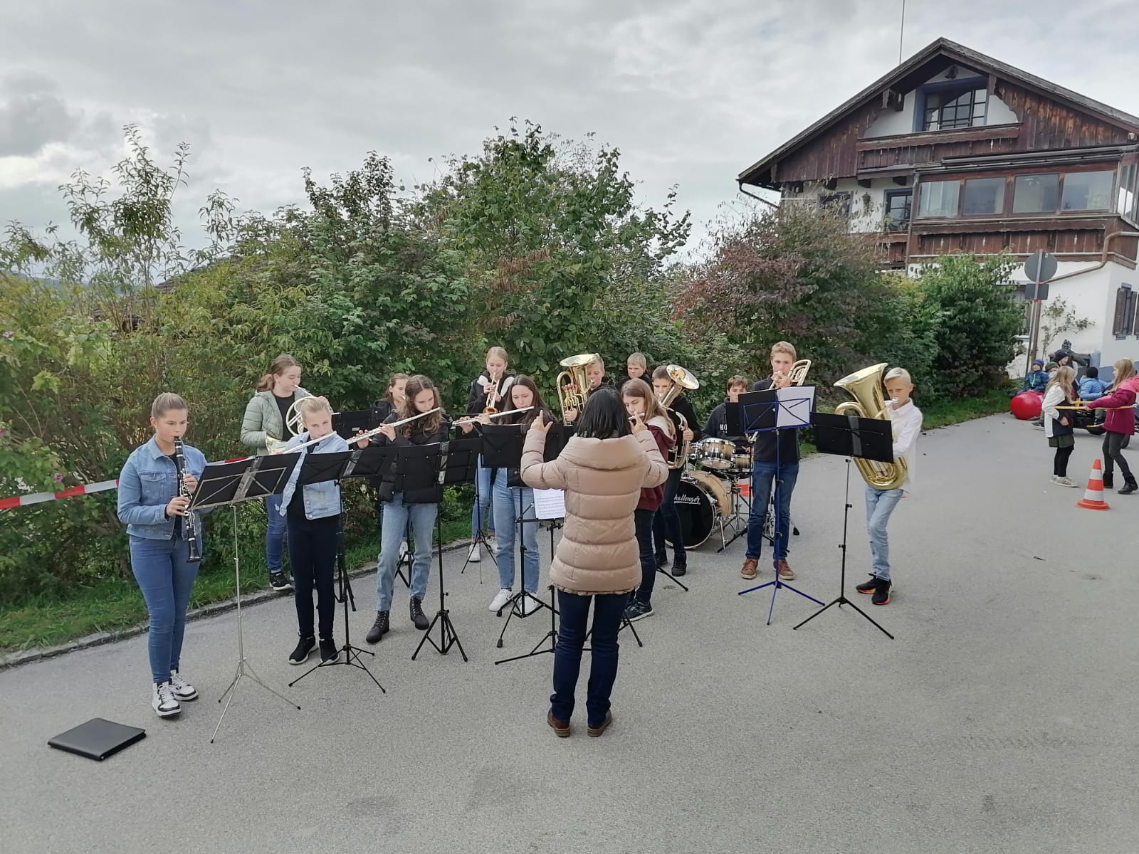 Jugend feiert Schule